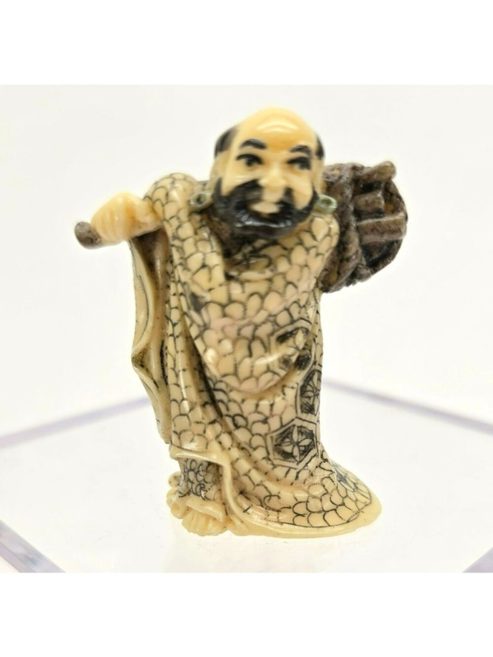 Antique Japanese Netsuke Figurine Sage Man With Basket Carved Resin JE153